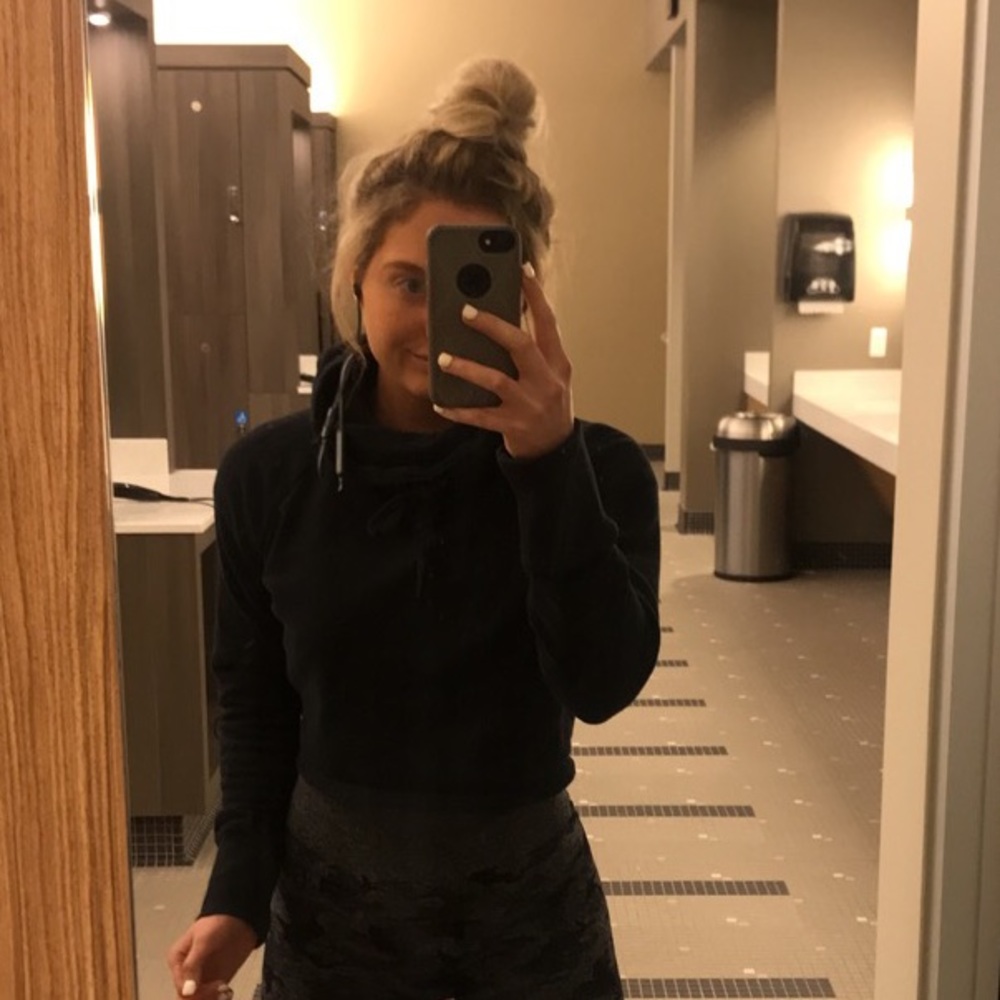 Gymshark black cropped hoodie